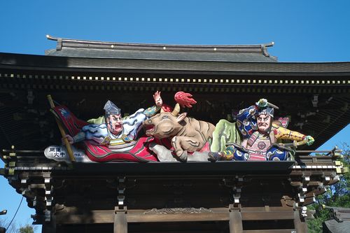 setting symbol on the gate of samukawa shinto shirine  - photo : LEICA M8 + Summicron-M 1:2/35 ASPH
