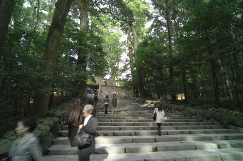 stairs way to main temple  - photo : LEICA M8 + Tri-Elmer-M 1:4/16-18-21 ASPH