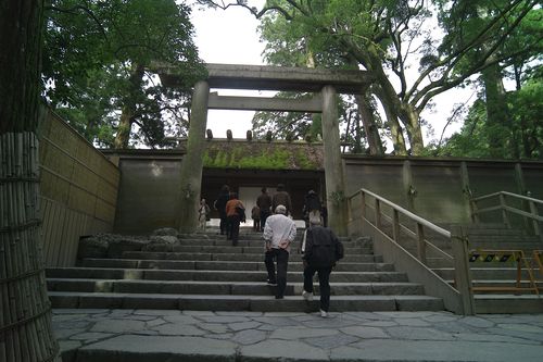 main temple of naikoh  - photo : LEICA M8 + Tri-Elmer-M 1:4/16-18-21 ASPH